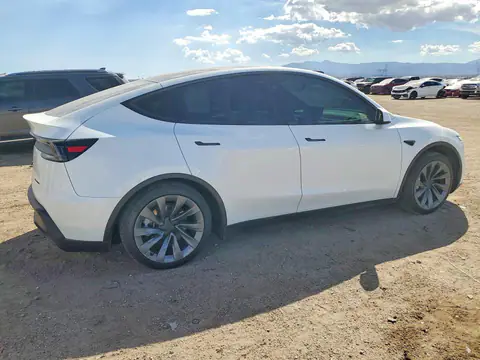 7SAYGDEE6TF577604 — 2026 Tesla Model Y, photo 3 from Copart 26.10.2026, Front end