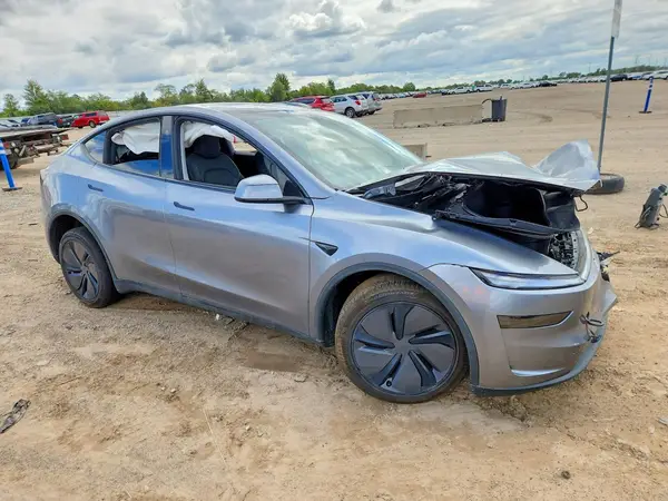 7SAYGDEE7TF339499 — 2026 Tesla Model Y, ფოტო 4, Copart, წინა ნაწილი