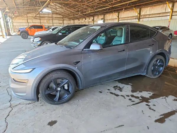 7SAYGDED0TF379883 Tesla Model Y 2026 — повреждение Задняя часть, фото до ремонта