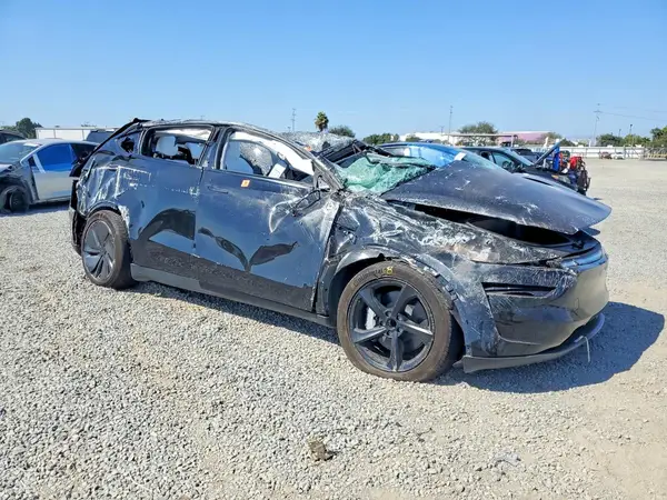 7SAYGDED2TF425892 — 2026 Tesla Model Y, photo 4 from Copart, Rollover