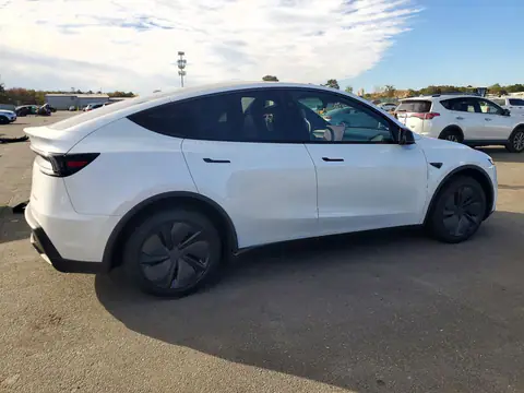 7SAYGAEE3TF676654 — 2026 Tesla Model Y, photo 3 from Copart, Front end