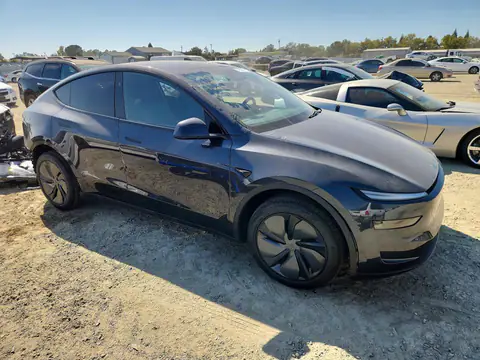 2026 Tesla Model Y VIN 7SAYGDED2TF582516 фото 4