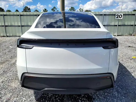 7SAYGDED4TA676183 — 2026 Tesla Model Y, БОКОВАЯ ЧАСТЬ, фото до ремонта