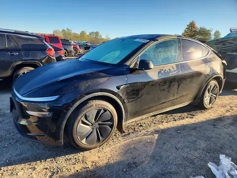 7SAYGDEE6TF370033 Tesla Model Y 2026 — Rear end damage, before-repair photo