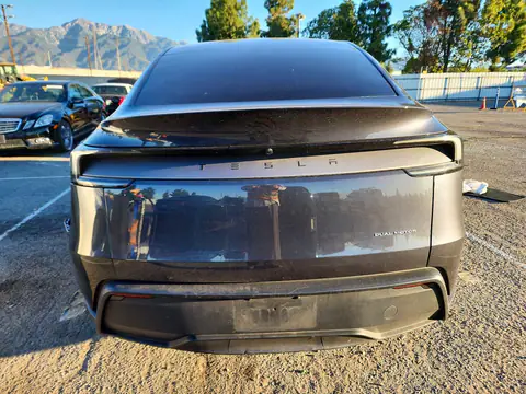 7SAYGDEE2TF362334 — 2026 Tesla Model Y, фото 6 с аукциона Copart, БОКОВАЯ ЧАСТЬ