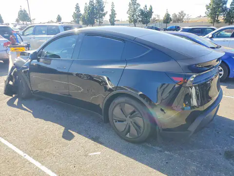 2026 Tesla Model Y VIN 7SAYGDEE2TA496726 фото 2