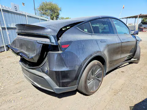 7SAYGDED3TF446959 — 2026 Tesla Model Y, фото 3 с аукциона Copart 29.09.2026, Передняя часть