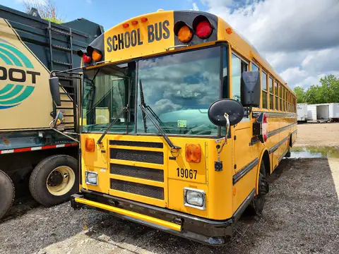 1T88P4E27B1138551 — 2011 Thomabuses BUS, photo 2 from Copart 06.10.2026, Normal wear