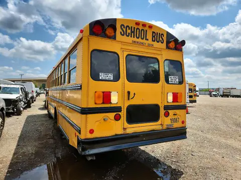 1T88P4E27B1138551 — 2011 Thomabuses BUS, photo 3 from Copart 06.10.2026, Normal wear