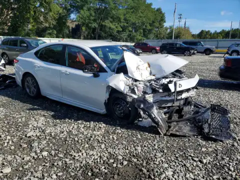 4T1DBADK2TU557014 — 2026 Toyota Camry, foto 4 de Copart 21.10.2026, Parte delantera