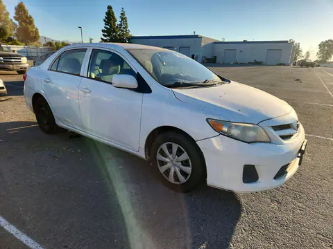 2013 Toyt Corolla VIN 5YFBU4EE1DP100077 фото 4