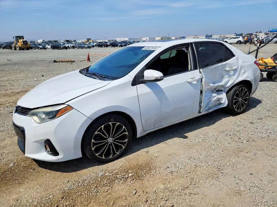 2T1BURHE1FC236169 Toyota Corolla 2015 — повреждение Боковая часть, фото до ремонта