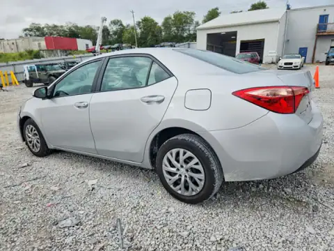 2T1BURHE3HC920031 — 2017 Toyota Corolla, zdjęcie 2 z Copart, Przód