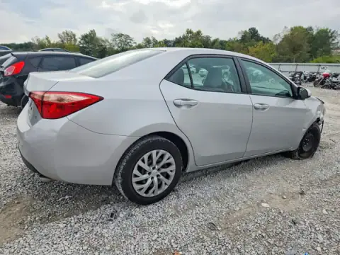 2T1BURHE3HC920031 — 2017 Toyota Corolla, zdjęcie 3 z Copart, Przód