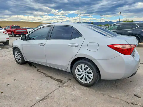 2017 Toyota Corolla VIN 2T1BURHE7HC752104 фото 2