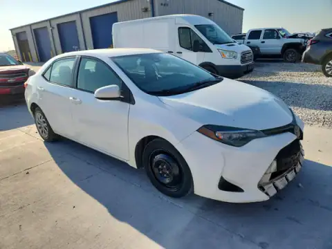 2T1BURHE1HC748825 — 2017 Toyota Corolla, zdjęcie 4 z Copart, Bok