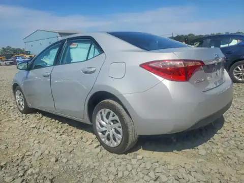 2T1BURHE4HC747538 — 2017 Toyota Corolla, photo 2 from Copart, Front end