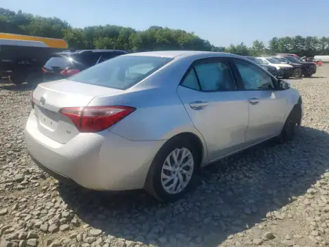 2T1BURHE4HC747538 — 2017 Toyota Corolla, photo 3 from Copart, Front end