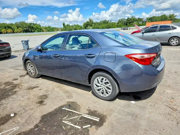 2T1BURHE3HC768607 — 2017 Toyota Corolla, photo 2 from Copart 12.10.2026, Front end