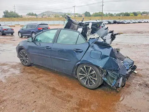 2T1BURHE0HC856899 — 2017 Toyota Corolla, zdjęcie 2 z Copart 21.10.2026, Uszkodzenia dookoła