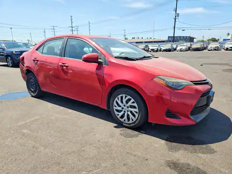 2T1BURHE4JC069525 — 2018 Toyota Corolla, фото 4 с аукциона Copart 28.09.2026, Задняя часть