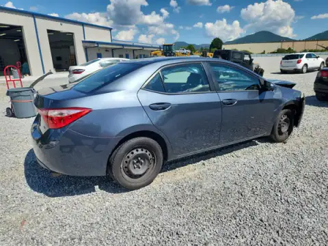 2T1BURHE8JC979775 — 2018 Toyota Corolla, фото 3 з Copart 04.10.2026, Передня частина
