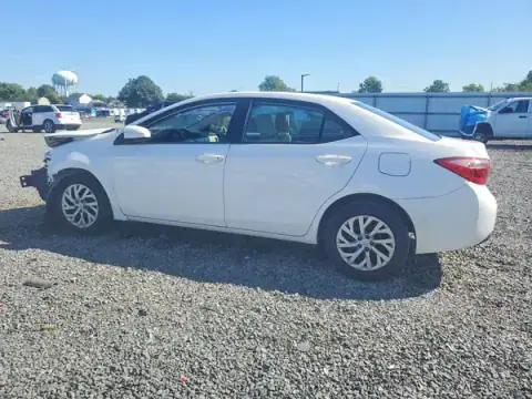 2T1BURHE7JC097514 — 2018 Toyota Corolla, zdjęcie 2 z Copart 06.10.2026, Przód