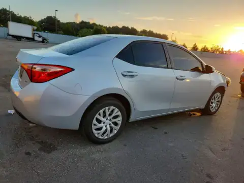 2T1BURHEXJC087088 — 2018 Toyota Corolla, фото 3 с аукциона Copart, ПЕРЕДНЯЯ ЧАСТЬ