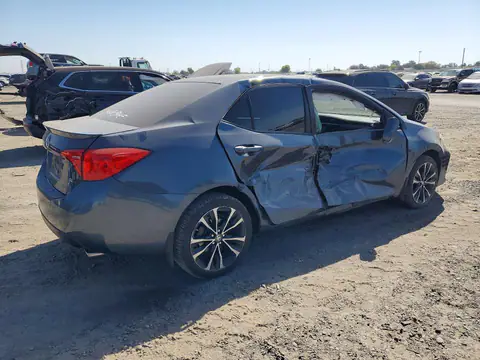 2T1BURHE1JC984784 — 2018 Toyota Corolla, zdjęcie 3 z Copart 20.10.2026, Bok