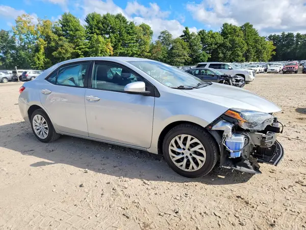 2T1BURHE4JC091475 — 2018 Toyota Corolla, фото 4 с аукциона Copart, Передняя часть