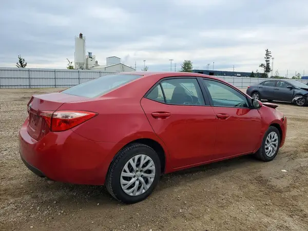 2T1BURHE4JC084560 — 2018 Toyota Corolla, фото 3 с аукциона Copart, Передняя часть