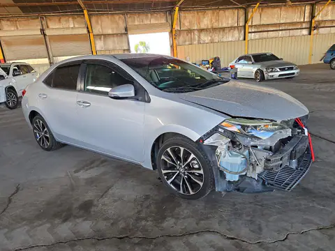 2T1BURHE0JC032455 — 2018 Toyota Corolla, ფოტო 4, Copart 26.10.2026, წინა ნაწილი