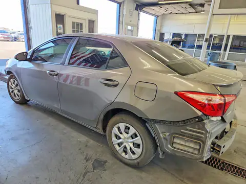 2T1BPRHE4KC187051 — 2019 Toyota Corolla, zdjęcie 2 z Copart 16.10.2026, Przód