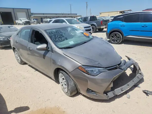 2T1BURHE4KC234815 — 2019 Toyota Corolla, photo 4 from Copart, Front end