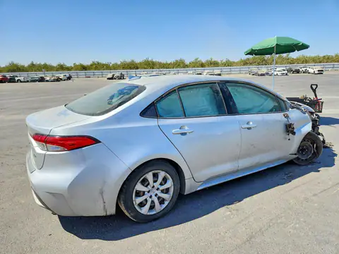 JTDEPRAE2LJ002301 — 2020 Toyota Corolla, zdjęcie 3 z Copart 29.10.2026, Przód