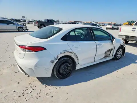 5YFEPMAE8MP212157 — 2021 Toyota Corolla, zdjęcie 3 z Copart 06.10.2026, Przód