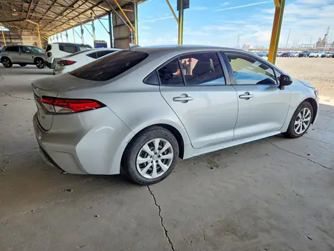 JTDEPMAE4MJ126123 — 2021 Toyota Corolla, foto 3 de Copart 21.10.2026, Parte delantera