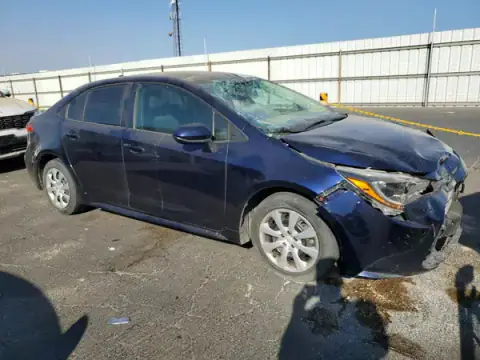 5YFEPMAE1MP217085 — 2021 Toyota Corolla, zdjęcie 4 z Copart, Przód