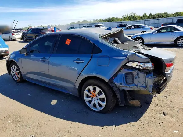 5YFEPMAEXMP241188 — 2021 Toyota Corolla, фото 2 с аукциона Copart, Опрокидывание