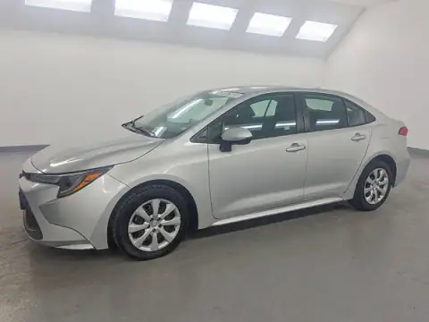 5YFEPMAE3MP246216 — 2021 Toyota Corolla, ბუნებრივი ცვეთა (Normal Wear), ფოტოები შეკეთებამდე