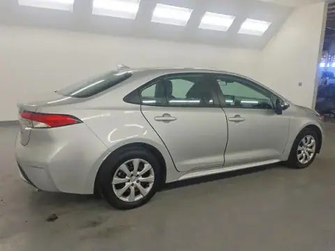 5YFEPMAE3MP246216 — 2021 Toyota Corolla, photo 3 from Copart 22.09.2026, Normal wear