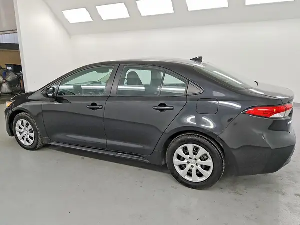 5YFEPMAE7MP207449 — 2021 Toyota Corolla, фото 2 с аукциона Copart 06.10.2026, Естественный износ