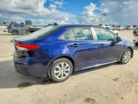 JTDEPMAE2NJ190842 — 2022 Toyota Corolla, фото 3 с аукциона Copart 23.09.2026, Подтопление