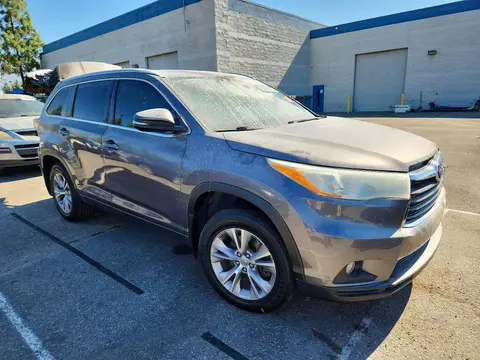 2015 Toyota Highlander VIN 5TDKKRFH4FS070739 фото 4