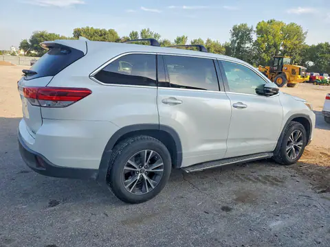 5TDBZRFH3HS401082 — 2017 Toyota Highlander, фото 3 с аукциона Copart 16.10.2026, Боковая часть