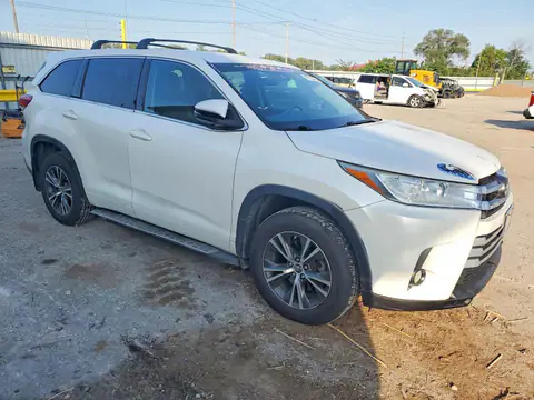 5TDBZRFH3HS401082 — 2017 Toyota Highlander, фото 4 с аукциона Copart 16.10.2026, Боковая часть