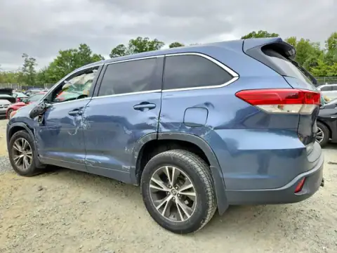 5TDBZRFH1HS442911 — 2017 Toyota Highlander, zdjęcie 2 z Copart 20.10.2026, Przód