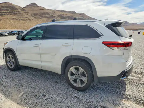 5TDDZRFH8HS434202 — 2017 Toyota Highlander, photo 2 from Copart 14.10.2026, Front end