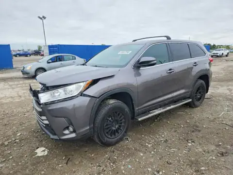5TDBZRFH5HS418353 — 2017 Toyota Highlander, წინა ნაწილი (Front End), ფოტოები შეკეთებამდე