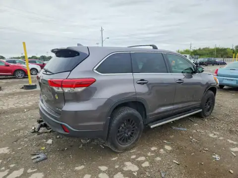 5TDBZRFH5HS418353 — 2017 Toyota Highlander, фото 3 з Copart 10.10.2026, Передня частина